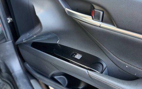 Toyota Camry, 2019 год, 2 300 000 рублей, 33 фотография