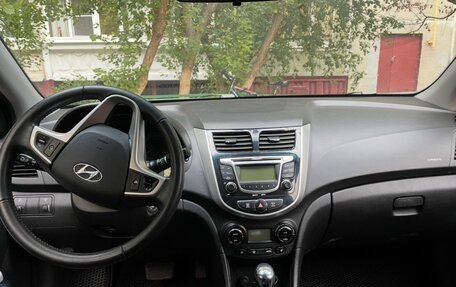 Hyundai Solaris II рестайлинг, 2013 год, 799 999 рублей, 7 фотография