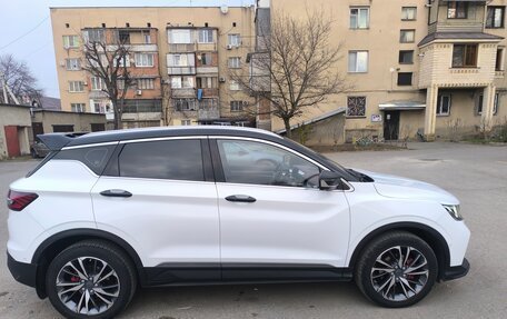 Geely Coolray I, 2022 год, 1 600 000 рублей, 3 фотография