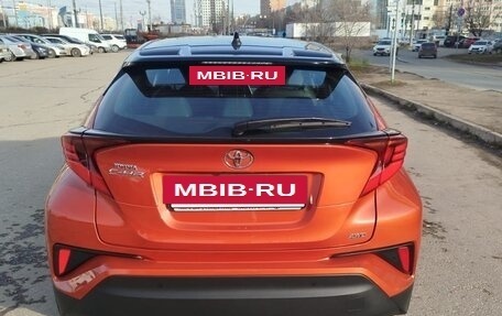 Toyota C-HR I рестайлинг, 2019 год, 2 580 000 рублей, 3 фотография