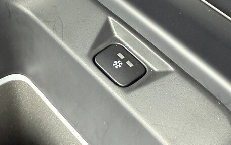 Land Rover Defender II, 2021 год, 6 200 000 рублей, 22 фотография