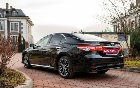 Toyota Camry, 2023 год, 3 600 000 рублей, 6 фотография