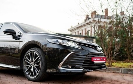 Toyota Camry, 2023 год, 3 600 000 рублей, 3 фотография