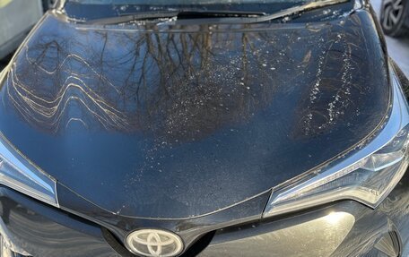 Toyota C-HR I рестайлинг, 2018 год, 1 900 000 рублей, 1 фотография