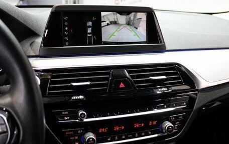 BMW 5 серия, 2018 год, 3 639 000 рублей, 11 фотография