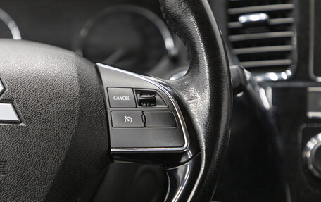 Mitsubishi Outlander III рестайлинг 3, 2019 год, 2 199 000 рублей, 15 фотография