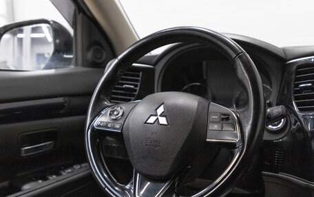 Mitsubishi Outlander III рестайлинг 3, 2019 год, 2 199 000 рублей, 12 фотография