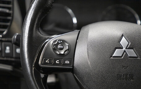 Mitsubishi Outlander III рестайлинг 3, 2019 год, 2 199 000 рублей, 14 фотография