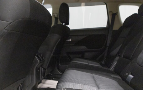 Mitsubishi Outlander III рестайлинг 3, 2019 год, 2 199 000 рублей, 21 фотография