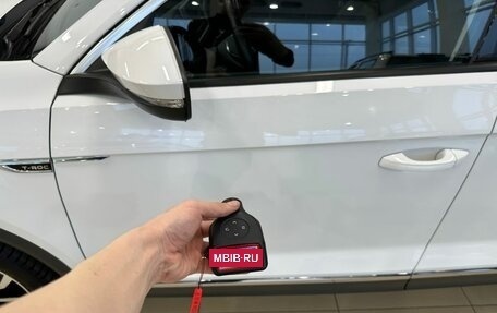 Volkswagen T-Roc I, 2020 год, 2 449 900 рублей, 22 фотография