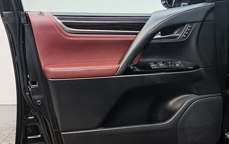 Lexus LX III, 2017 год, 7 400 000 рублей, 19 фотография