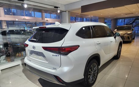Toyota Highlander, 2025 год, 5 800 000 рублей, 4 фотография