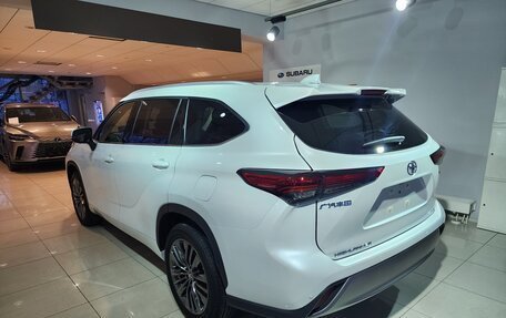 Toyota Highlander, 2025 год, 5 800 000 рублей, 2 фотография