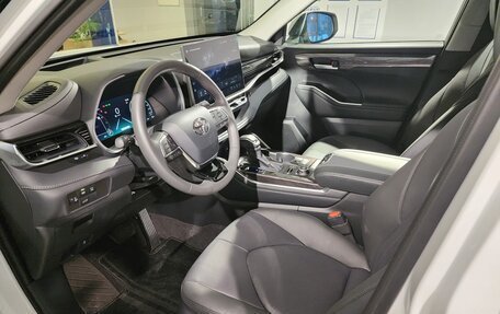 Toyota Highlander, 2025 год, 5 800 000 рублей, 8 фотография