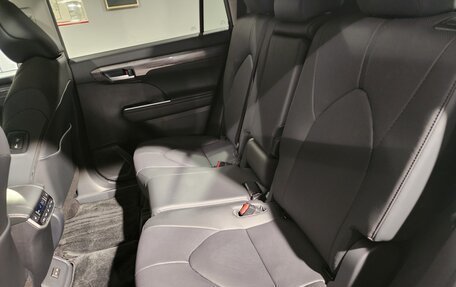 Toyota Highlander, 2025 год, 5 800 000 рублей, 10 фотография