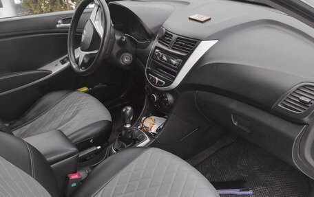 Hyundai Solaris II рестайлинг, 2011 год, 480 000 рублей, 5 фотография