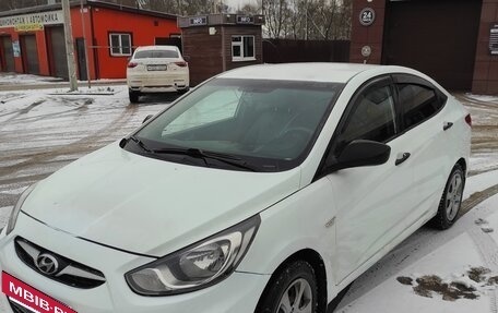 Hyundai Solaris II рестайлинг, 2011 год, 480 000 рублей, 2 фотография