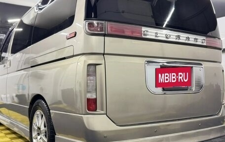 Nissan Elgrand III, 2003 год, 1 350 000 рублей, 5 фотография