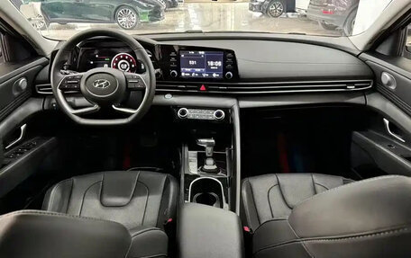 Hyundai Elantra, 2022 год, 1 350 000 рублей, 14 фотография