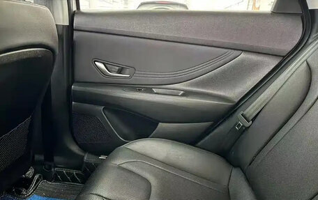 Hyundai Elantra, 2022 год, 1 350 000 рублей, 10 фотография