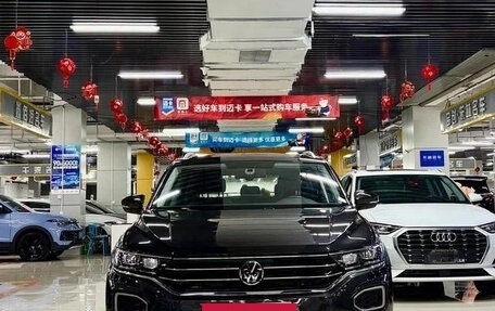 Volkswagen T-Roc I, 2022 год, 1 430 500 рублей, 2 фотография