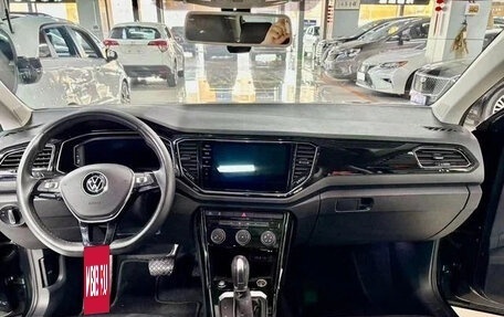 Volkswagen T-Roc I, 2022 год, 1 430 500 рублей, 7 фотография