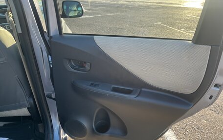 Toyota Ractis I, 2008 год, 620 000 рублей, 9 фотография