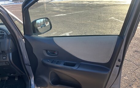 Toyota Ractis I, 2008 год, 620 000 рублей, 12 фотография