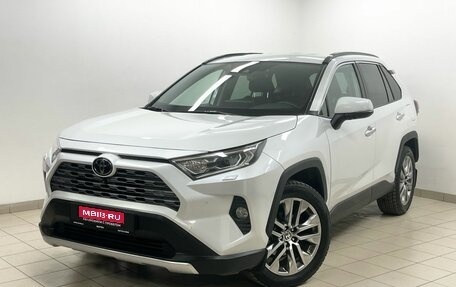 Toyota RAV4, 2021 год, 4 400 000 рублей, 1 фотография