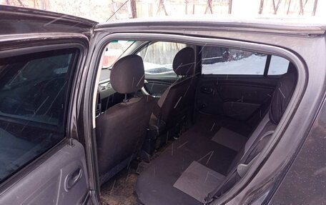 Renault Sandero I, 2014 год, 385 000 рублей, 4 фотография