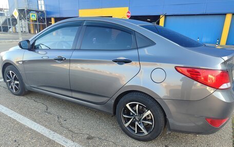 Hyundai Solaris II рестайлинг, 2015 год, 1 100 000 рублей, 5 фотография