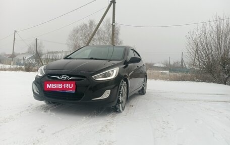 Hyundai Solaris II рестайлинг, 2013 год, 850 000 рублей, 2 фотография