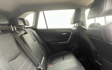 Toyota RAV4, 2021 год, 4 400 000 рублей, 13 фотография