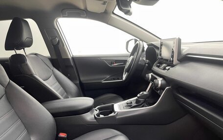 Toyota RAV4, 2021 год, 4 400 000 рублей, 12 фотография