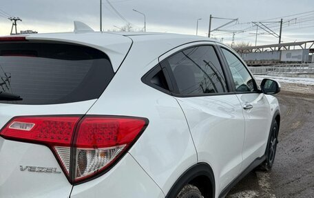 Honda Vezel, 2021 год, 1 650 000 рублей, 4 фотография