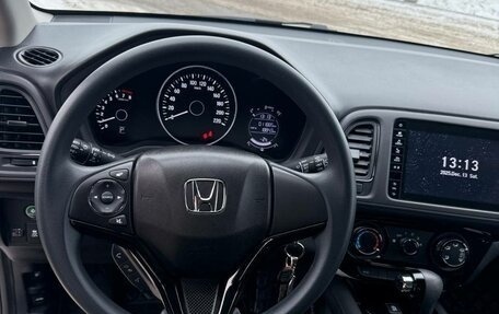 Honda Vezel, 2021 год, 1 650 000 рублей, 18 фотография