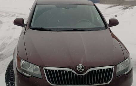 Skoda Superb III рестайлинг, 2014 год, 890 000 рублей, 1 фотография