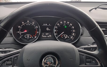 Skoda Superb III рестайлинг, 2014 год, 890 000 рублей, 36 фотография