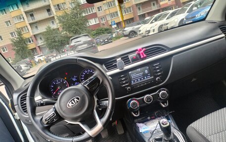 KIA Rio IV, 2017 год, 600 000 рублей, 2 фотография
