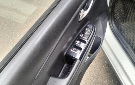 KIA Rio IV, 2017 год, 600 000 рублей, 3 фотография