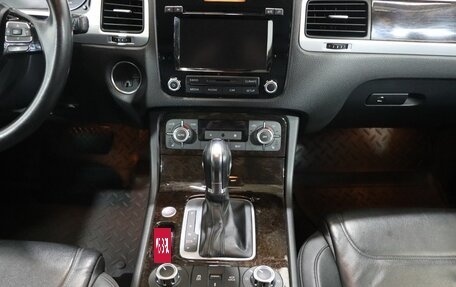 Volkswagen Touareg III, 2013 год, 2 690 000 рублей, 20 фотография