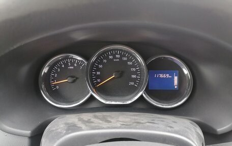 Renault Logan II, 2016 год, 670 000 рублей, 11 фотография