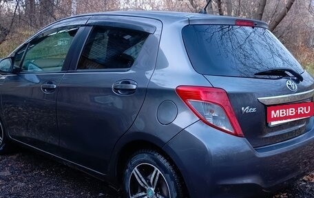 Toyota Vitz, 2013 год, 650 000 рублей, 6 фотография