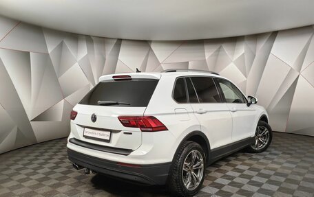 Volkswagen Tiguan II, 2018 год, 1 893 000 рублей, 2 фотография