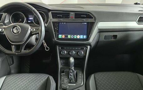 Volkswagen Tiguan II, 2018 год, 1 893 000 рублей, 14 фотография