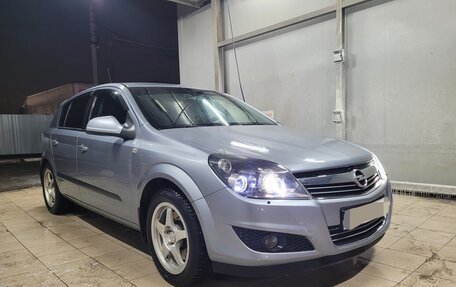 Opel Astra H, 2011 год, 795 000 рублей, 1 фотография