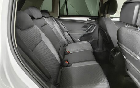 Volkswagen Tiguan II, 2018 год, 1 893 000 рублей, 15 фотография