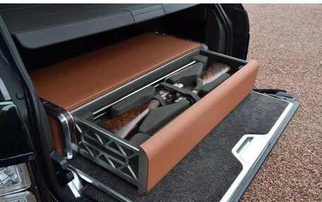 Land Rover Range Rover IV рестайлинг, 2017 год, 24 000 000 рублей, 8 фотография