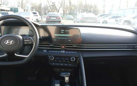 Hyundai Elantra, 2023 год, 2 290 000 рублей, 5 фотография