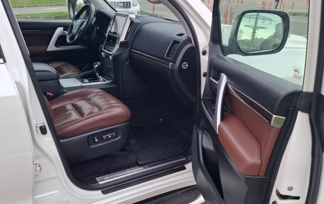 Toyota Land Cruiser 200, 2016 год, 4 700 000 рублей, 8 фотография